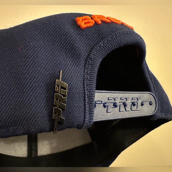 LIKE NEW - Denver Broncos SnapBack Hat - NFL Officially Licensed Pro - Picture 4 of 6